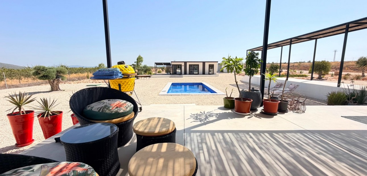 Sale - Country Property -
Pinoso - Pinoso - Country