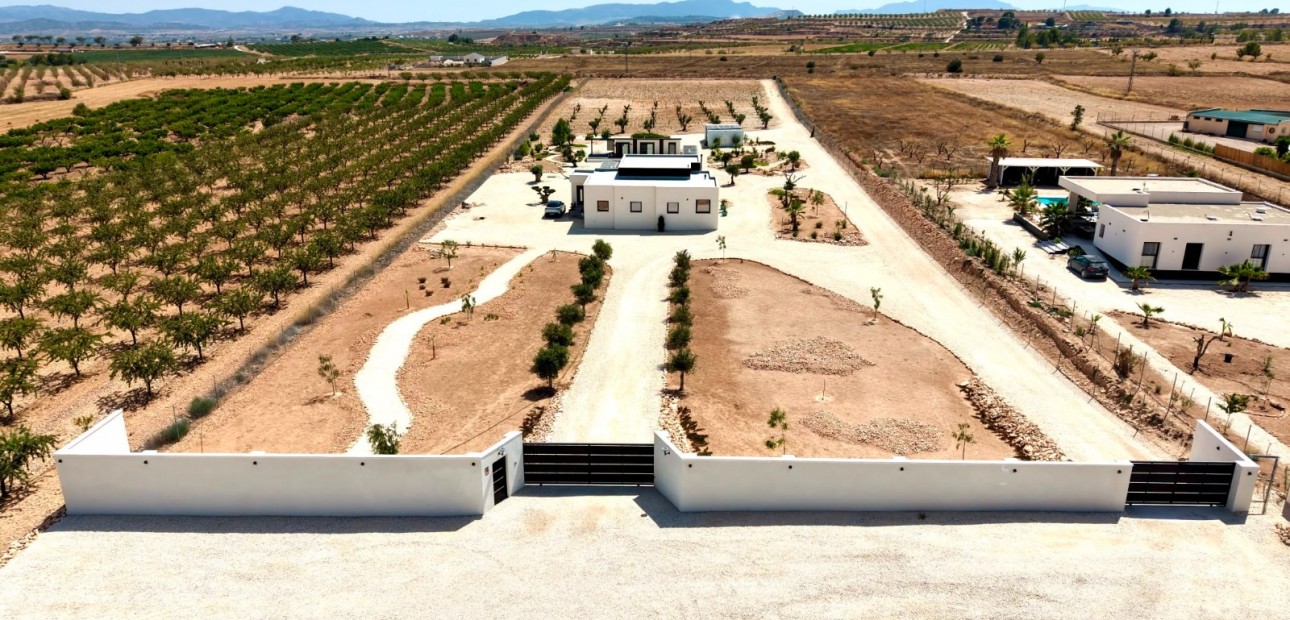 Sale - Country Property -
Pinoso - Pinoso - Country