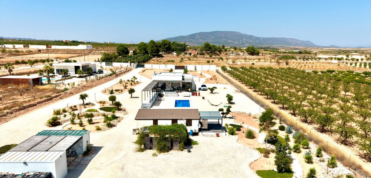 Sale - Country Property -
Pinoso - Pinoso - Country
