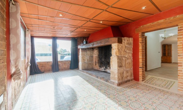 Sale - Villa -
Torrevieja - Los altos