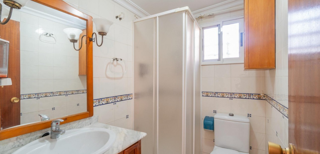 Sale - Villa -
Torrevieja - Los altos