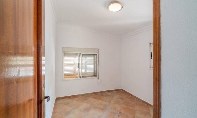 Sale - Villa -
Torrevieja - Los altos