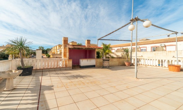 Sale - Villa -
Torrevieja - Los altos