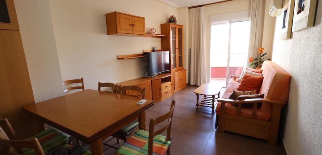 Sale - Apartment / flat -
Torrevieja - Centro