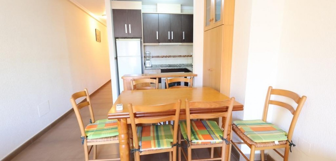 Sale - Apartment / flat -
Torrevieja - Centro