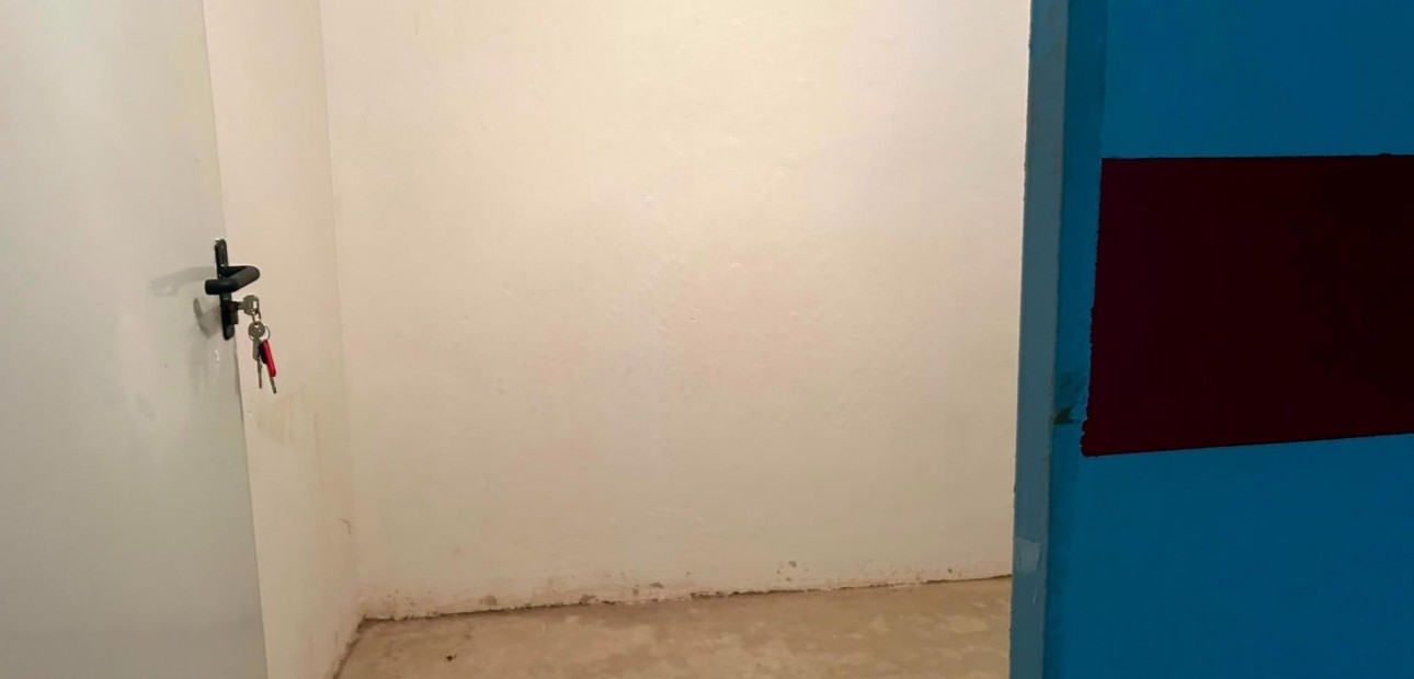 Sale - Apartment / flat -
Torrevieja - Centro