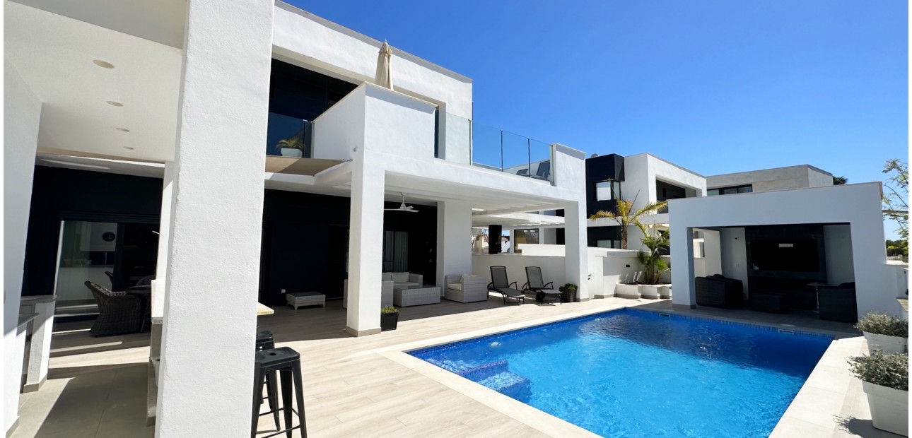 Sale - Detached Villa -
Mar Menor Golf Resort - Mar Menor Golf Resort - Centre