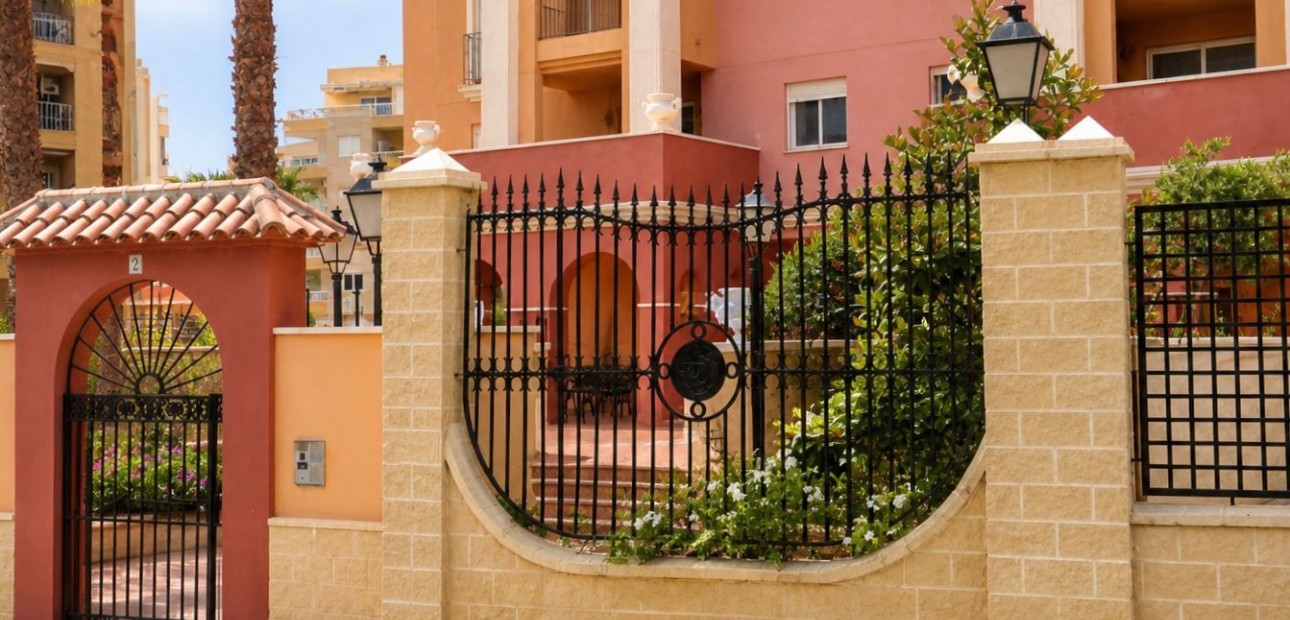 Sale - Apartment / flat -
Torrevieja - Playa Los Locos