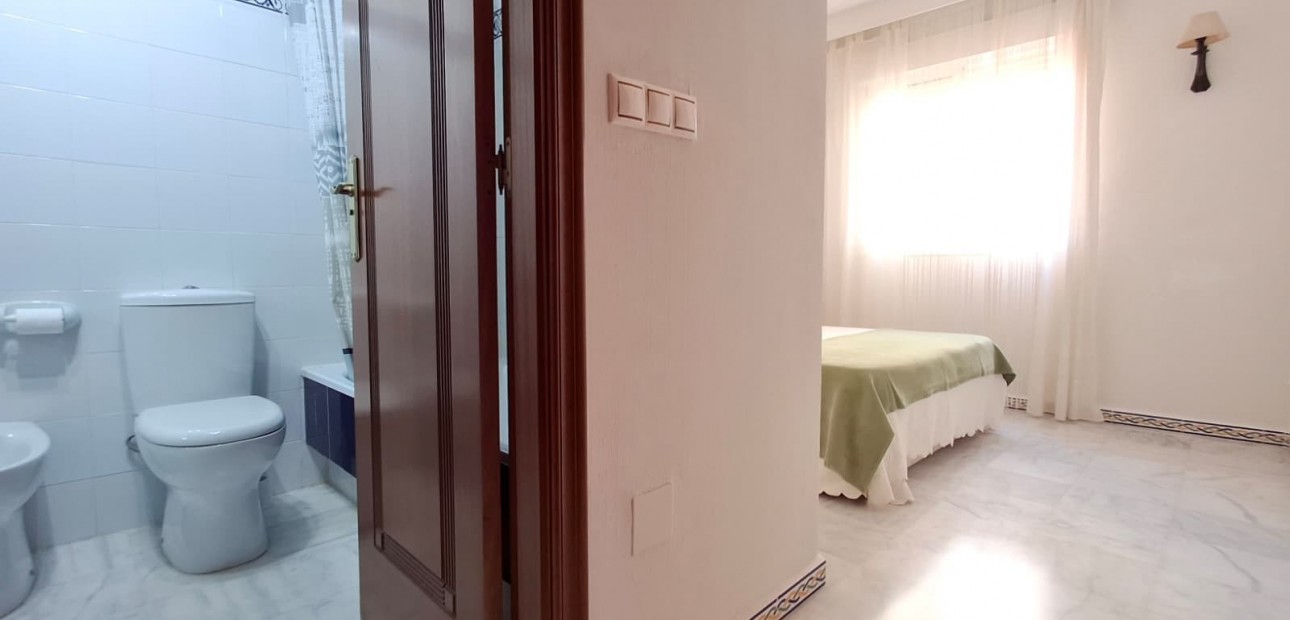 Sale - Apartment / flat -
Torrevieja - Playa Los Locos