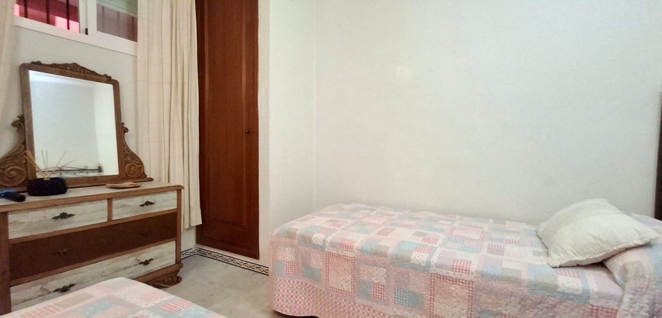 Sale - Apartment / flat -
Torrevieja - Playa Los Locos