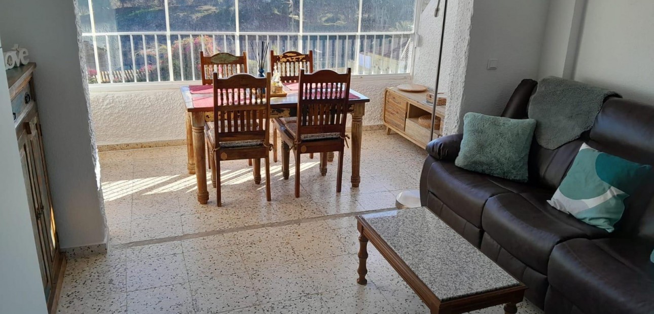 Sale - Apartment / flat -
Guardamar del Segura - Urbanizaciones