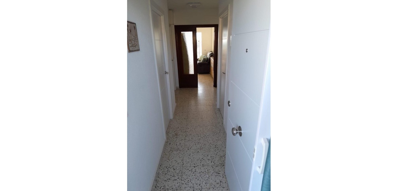 Sale - Apartment / flat -
Guardamar del Segura - Urbanizaciones