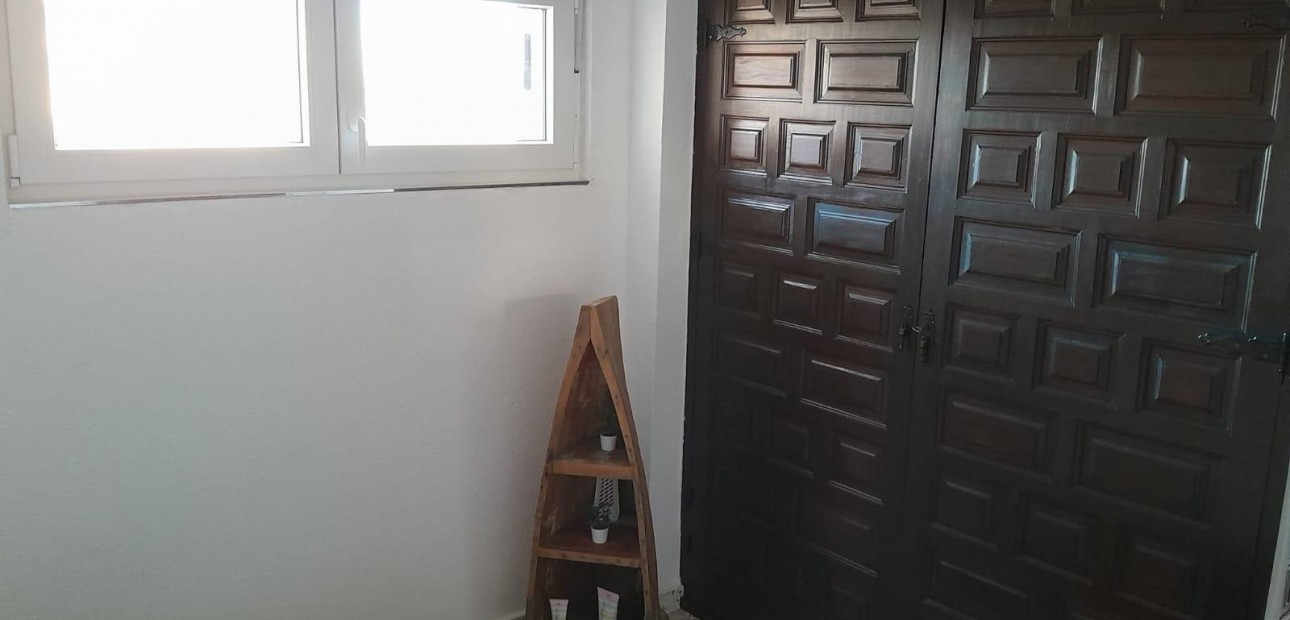 Sale - Apartment / flat -
Guardamar del Segura - Urbanizaciones