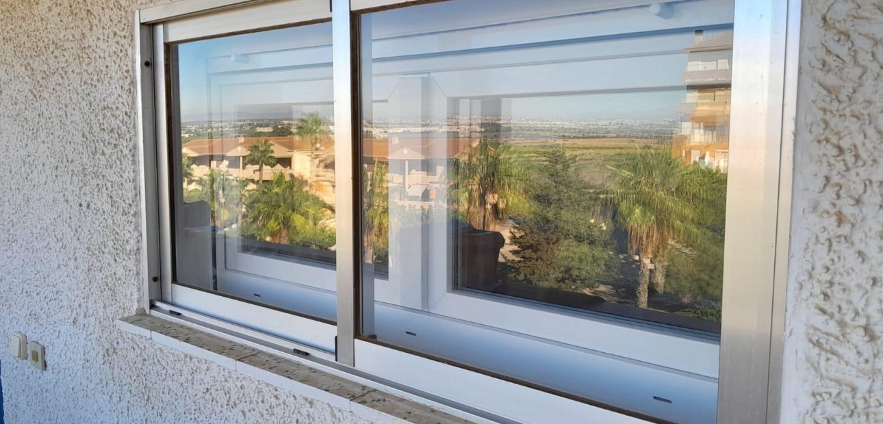 Sale - Apartment / flat -
Guardamar del Segura - Urbanizaciones