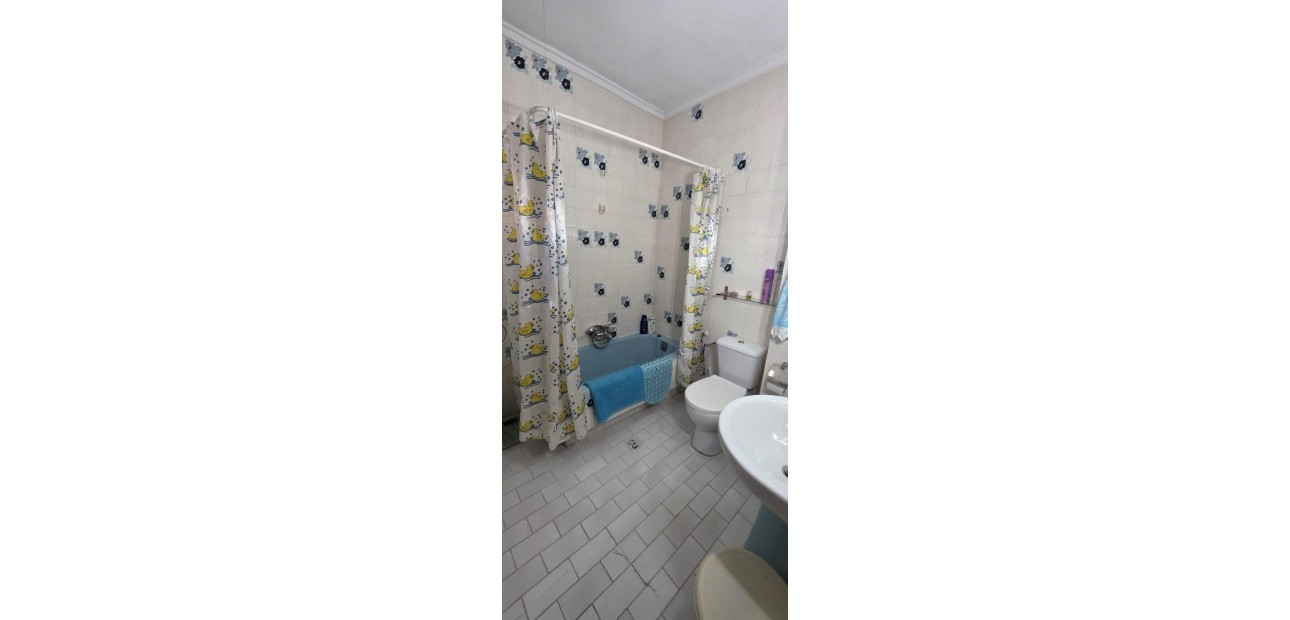 Sale - Apartment / flat -
Torrevieja - Estacion de autobuses