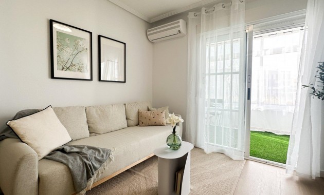 Sale - Apartment / flat -
Orihuela Costa - Punta Prima