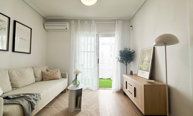 Sale - Apartment / flat -
Orihuela Costa - Punta Prima