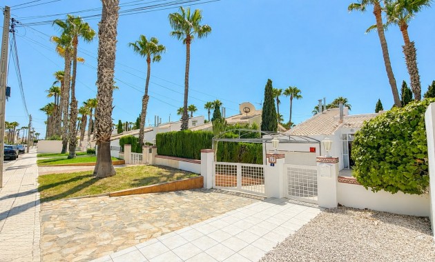 Sale - Detached Villa -
Orihuela Costa - Villamartin