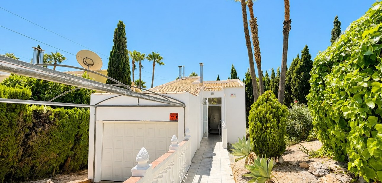 Sale - Detached Villa -
Orihuela Costa - Villamartin