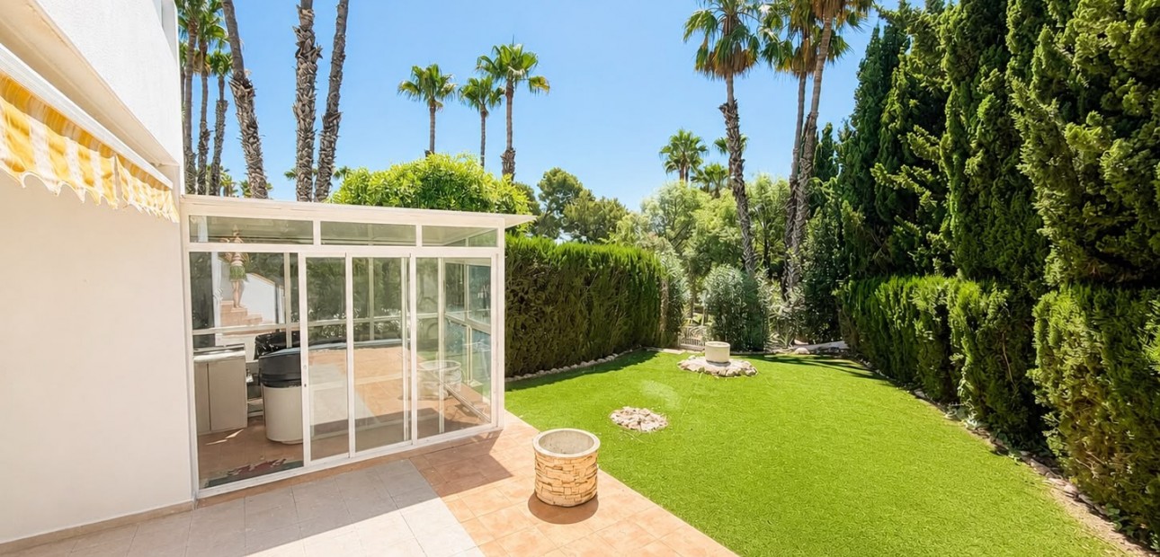 Sale - Detached Villa -
Orihuela Costa - Villamartin