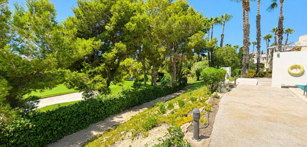 Sale - Detached Villa -
Orihuela Costa - Villamartin