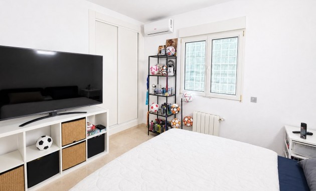 Sale - Detached Villa -
Orihuela Costa - Villamartin