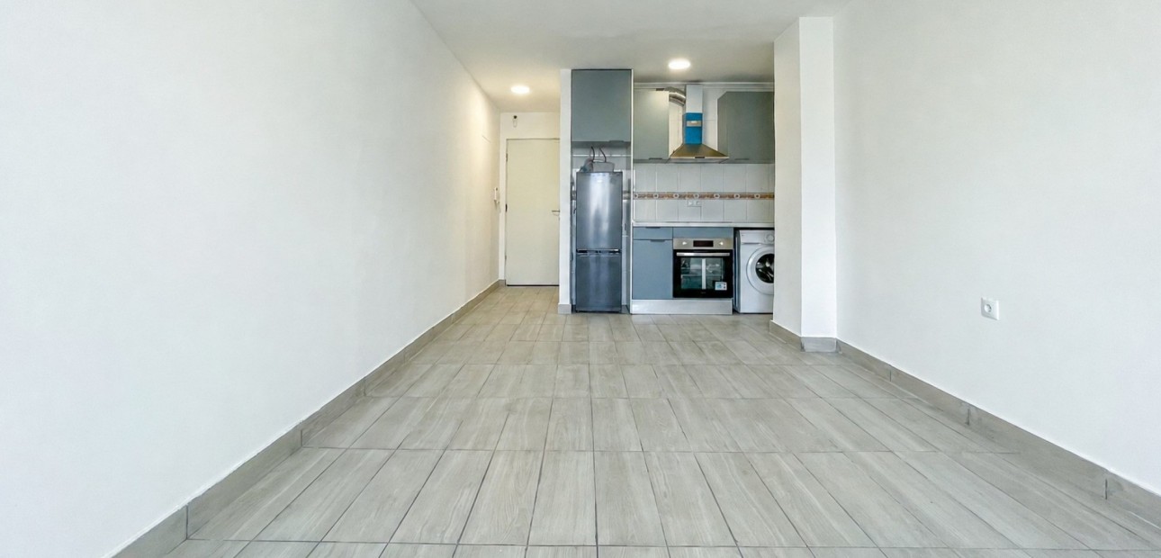 Sale - Apartment / flat -
Torrevieja - Torrevieja - Centre