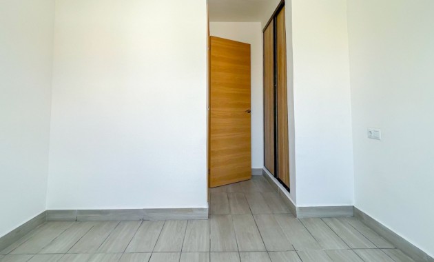 Sale - Apartment / flat -
Torrevieja - Torrevieja - Centre