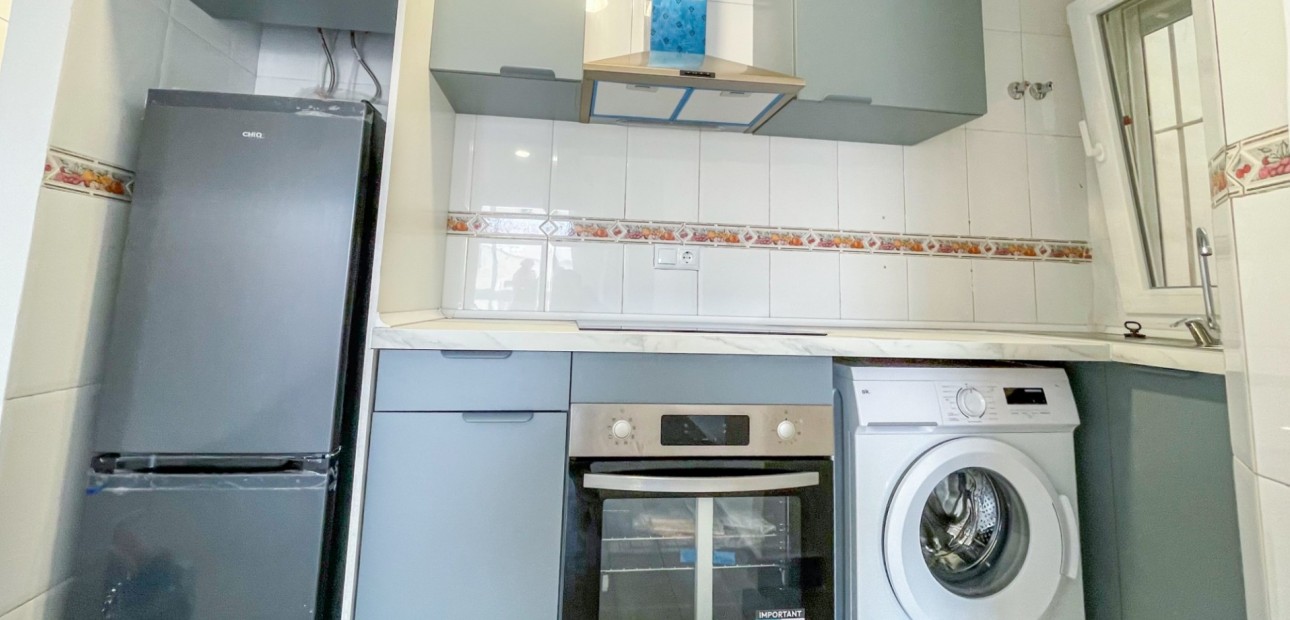 Sale - Apartment / flat -
Torrevieja - Torrevieja - Centre
