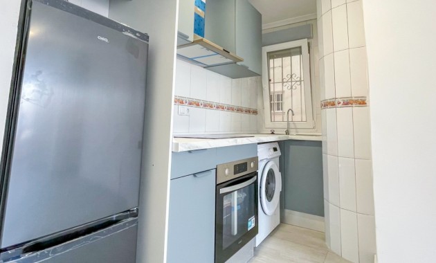 Sale - Apartment / flat -
Torrevieja - Torrevieja - Centre