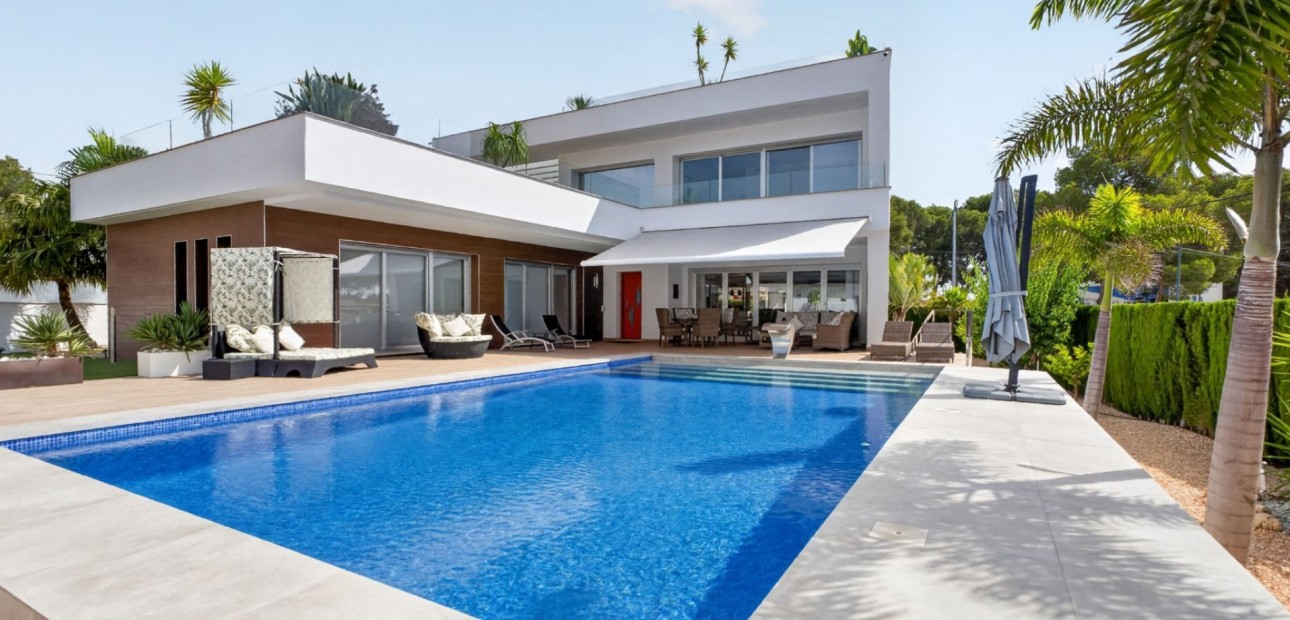 Sale - Detached Villa -
Pinar de Campoverde - Pinar de Campoverde - Village