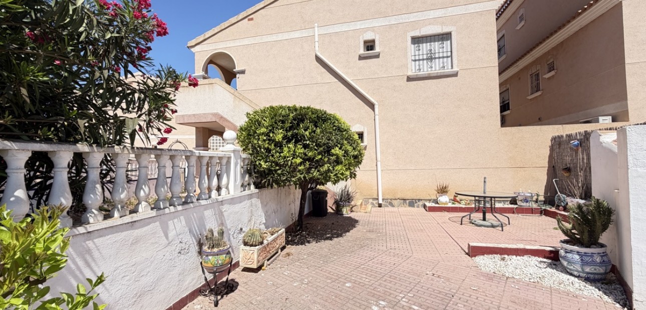 Sale - Apartment / flat -
Orihuela Costa - La Zenia