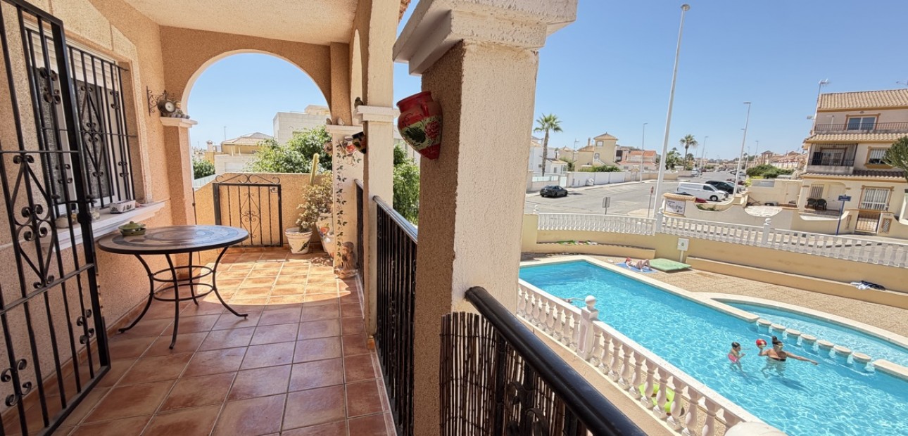 Sale - Apartment / flat -
Orihuela Costa - La Zenia