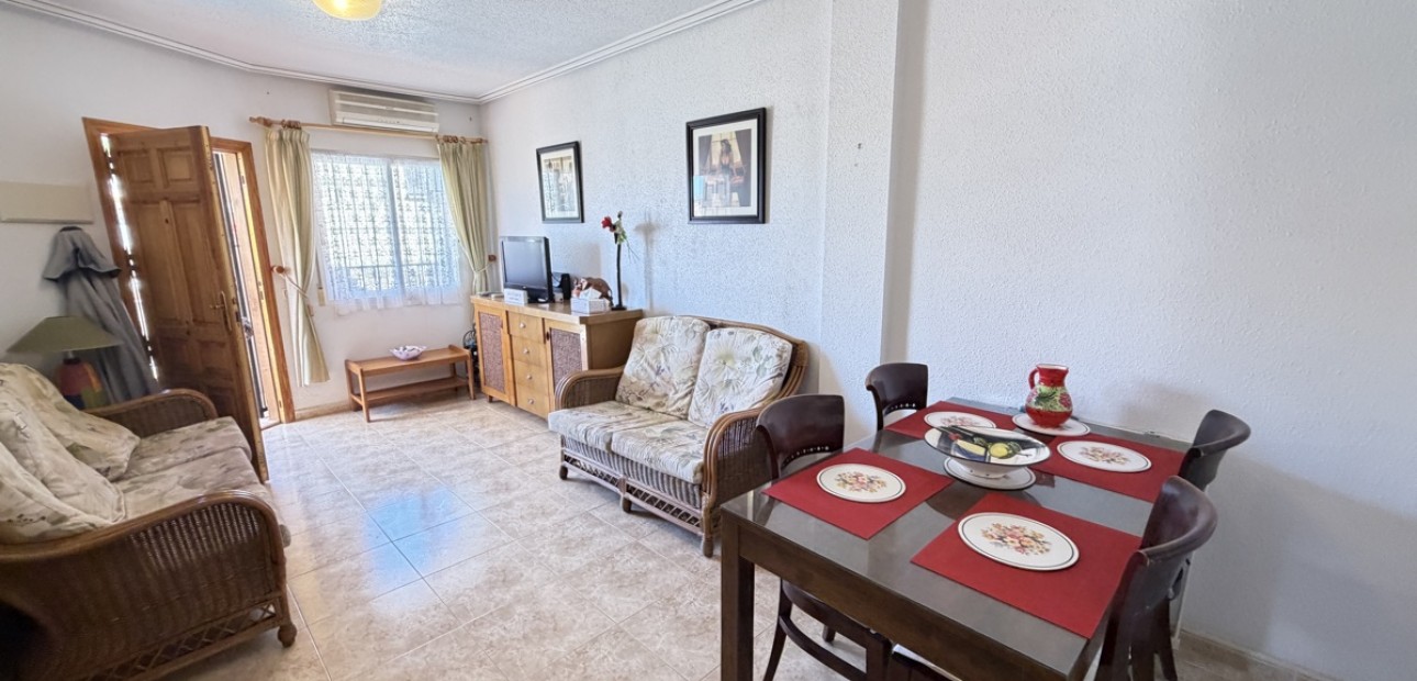 Sale - Apartment / flat -
Orihuela Costa - La Zenia