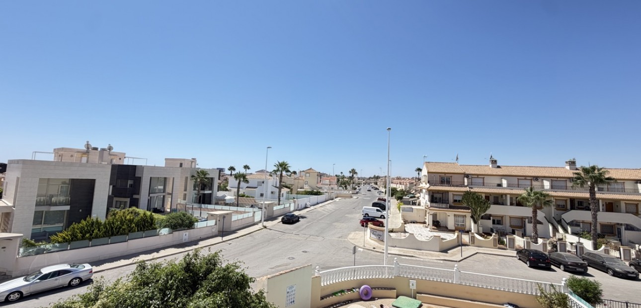 Sale - Apartment / flat -
Orihuela Costa - La Zenia