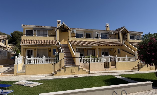 Sale - Apartment / flat -
Orihuela Costa - Villamartin
