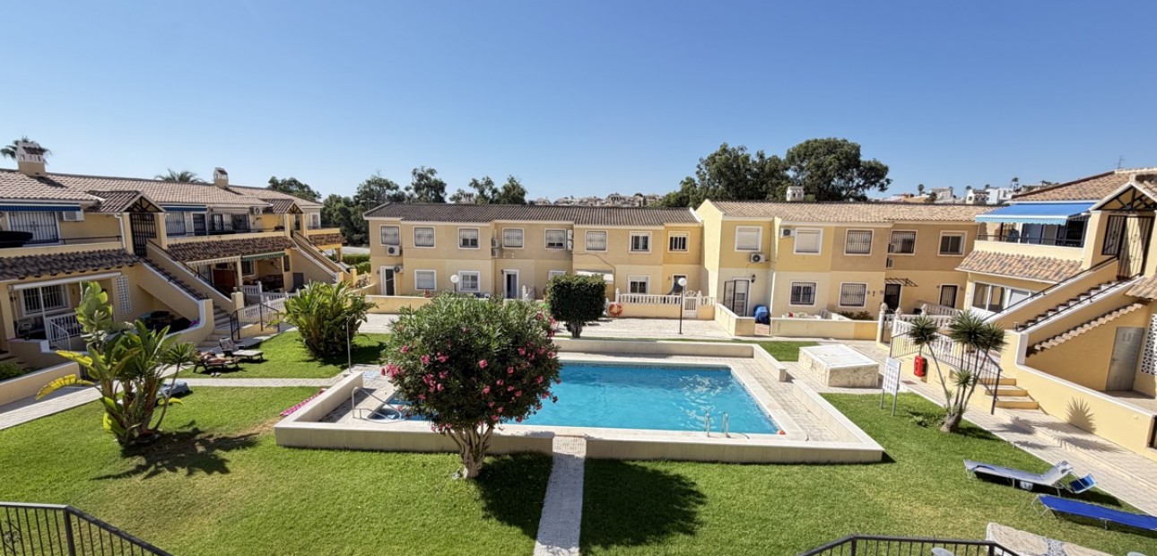 Sale - Apartment / flat -
Orihuela Costa - Villamartin