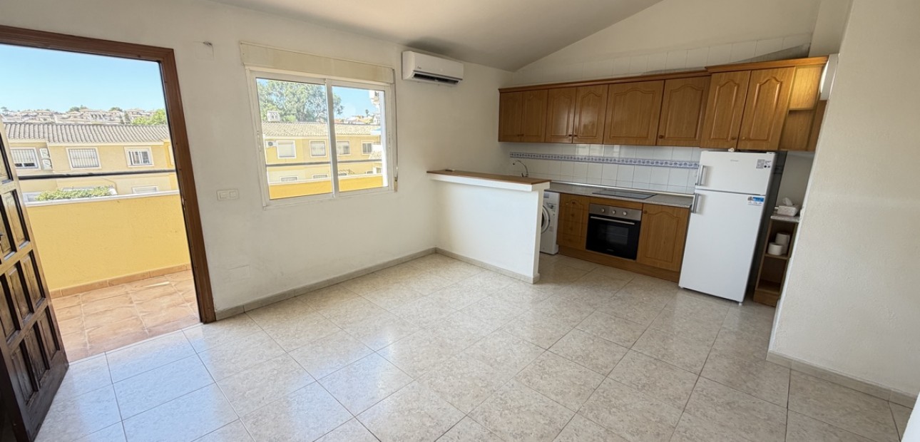 Sale - Apartment / flat -
Orihuela Costa - Villamartin