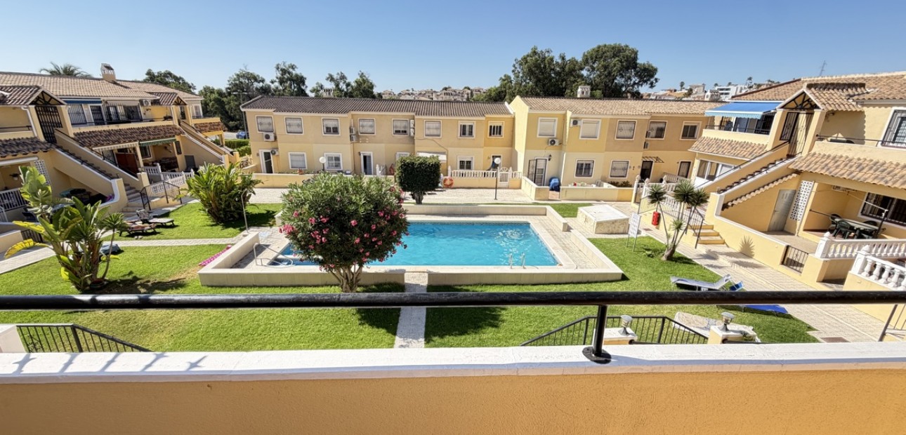 Sale - Apartment / flat -
Orihuela Costa - Villamartin