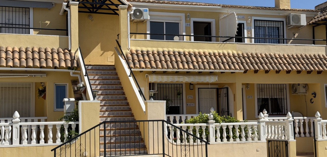Sale - Apartment / flat -
Orihuela Costa - Villamartin