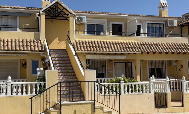 Sale - Apartment / flat -
Orihuela Costa - Villamartin