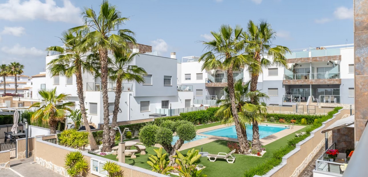 Sale - Semi Detached Villa -
Orihuela Costa - Punta Prima
