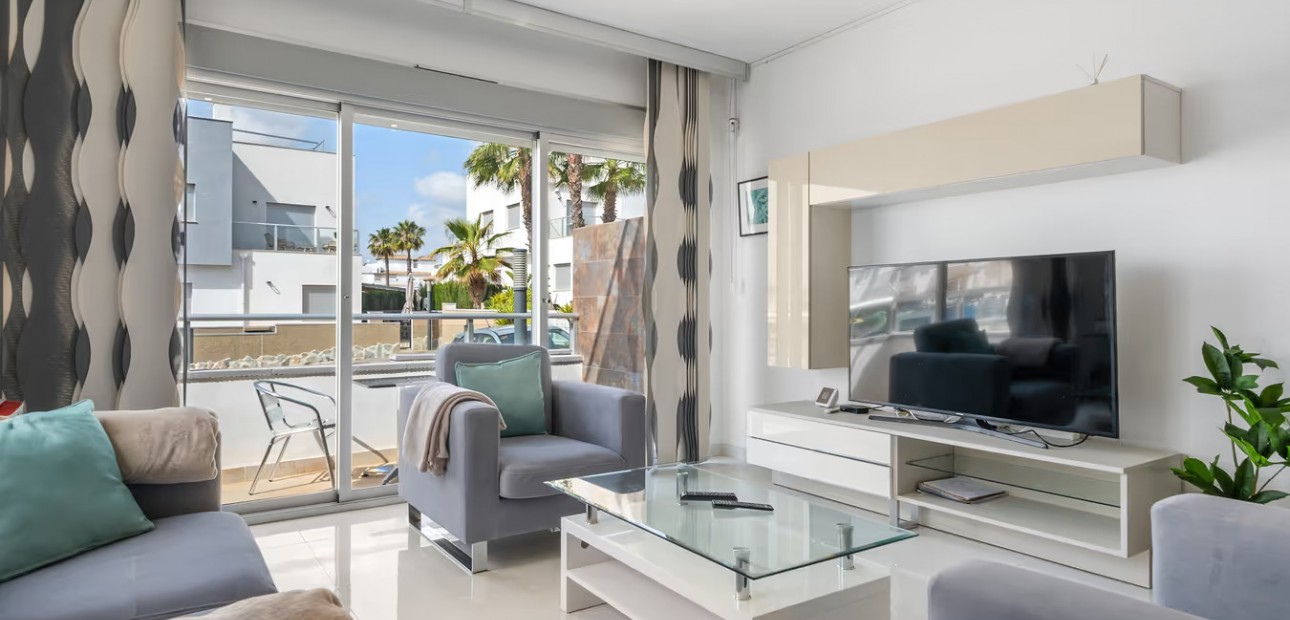 Sale - Semi Detached Villa -
Orihuela Costa - Punta Prima