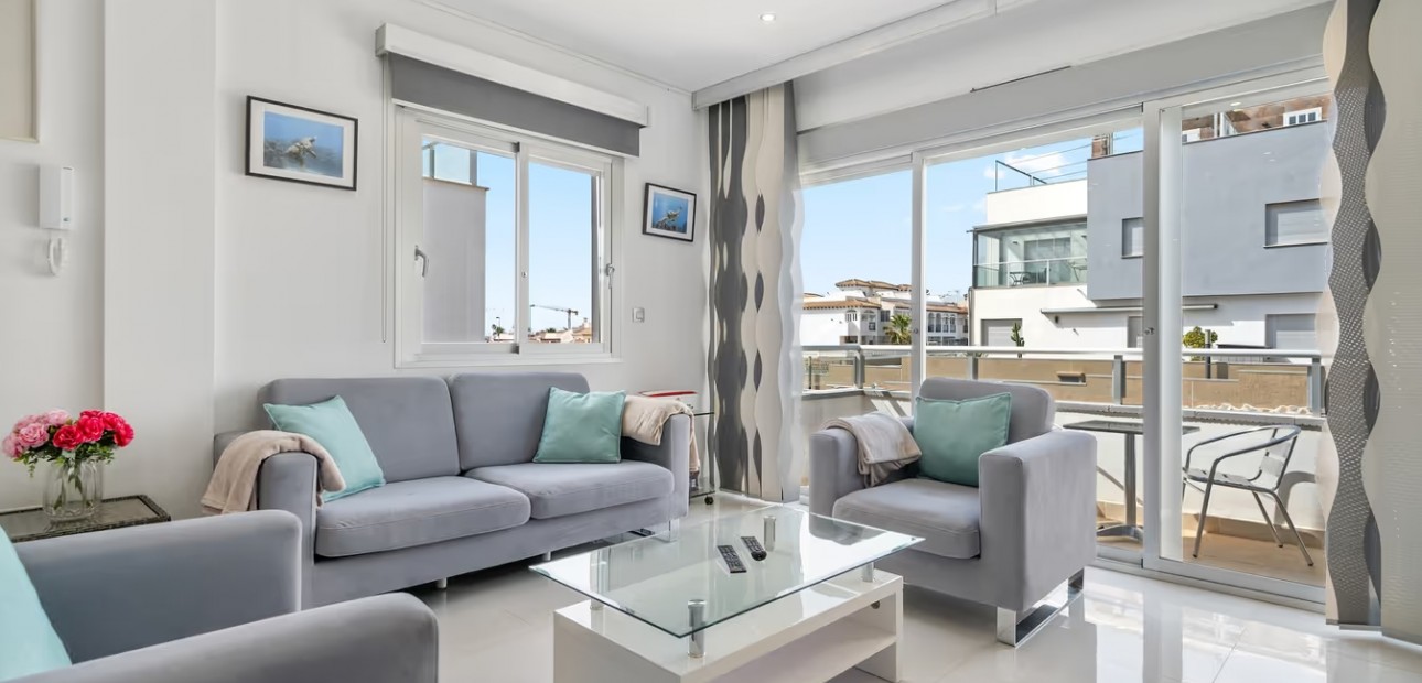 Sale - Semi Detached Villa -
Orihuela Costa - Punta Prima