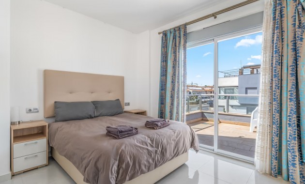 Sale - Semi Detached Villa -
Orihuela Costa - Punta Prima