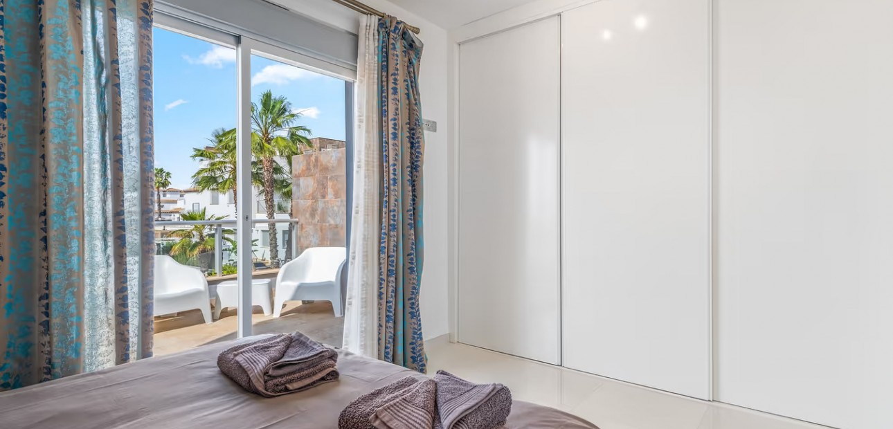 Sale - Semi Detached Villa -
Orihuela Costa - Punta Prima