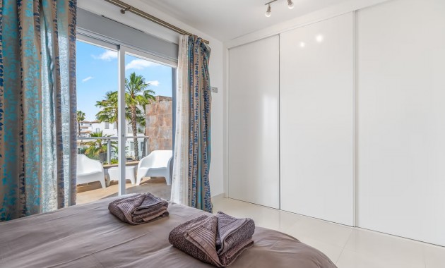 Sale - Semi Detached Villa -
Orihuela Costa - Punta Prima