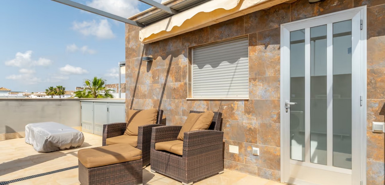 Sale - Semi Detached Villa -
Orihuela Costa - Punta Prima