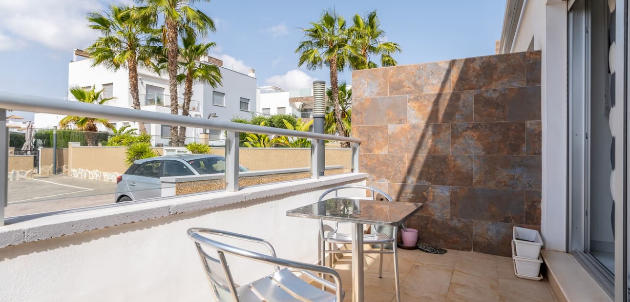 Sale - Semi Detached Villa -
Orihuela Costa - Punta Prima