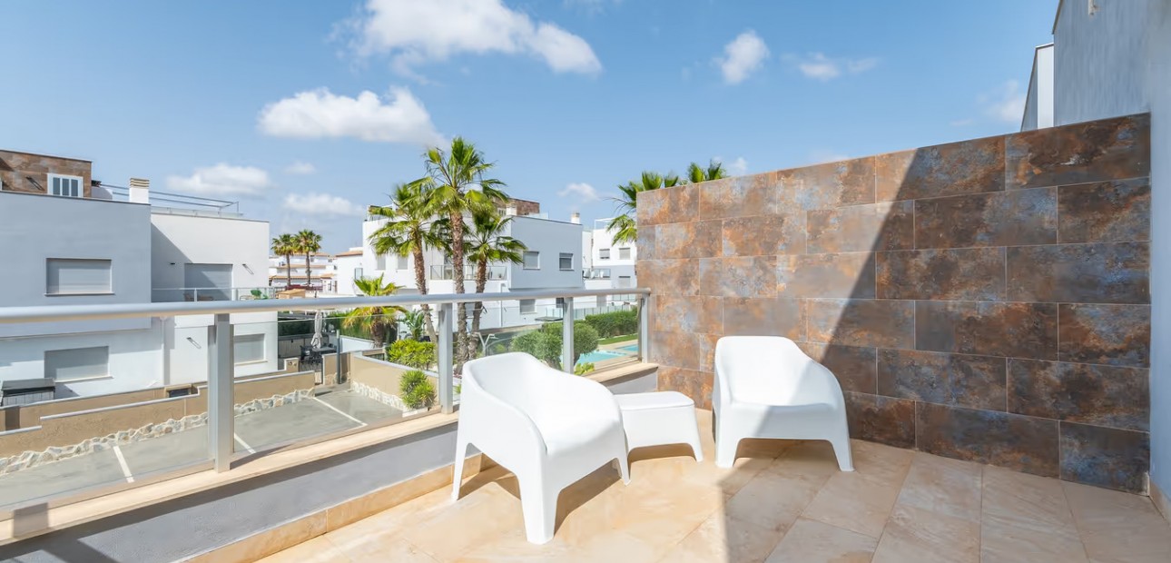 Sale - Semi Detached Villa -
Orihuela Costa - Punta Prima